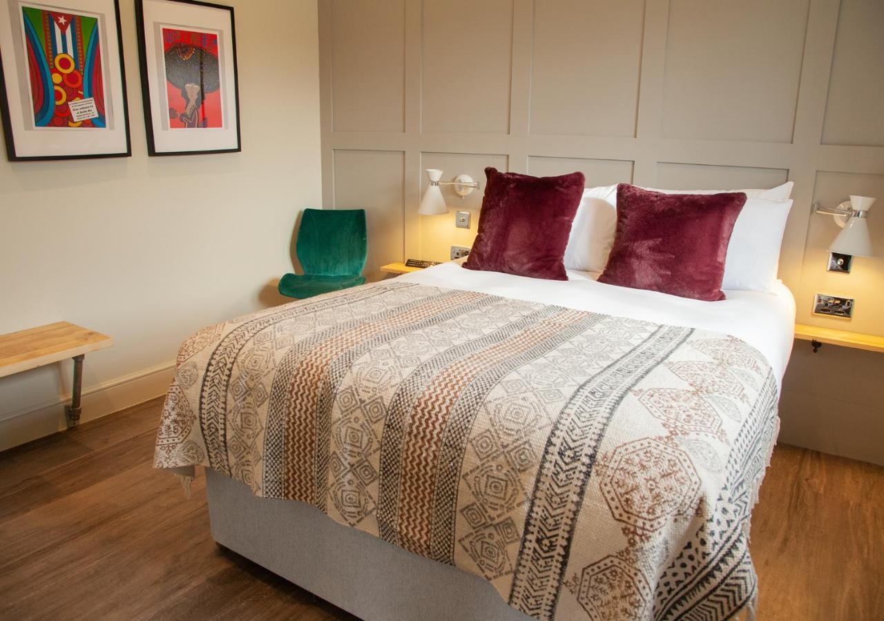 The Kings Arms Hotel Malmesbury Ruang foto