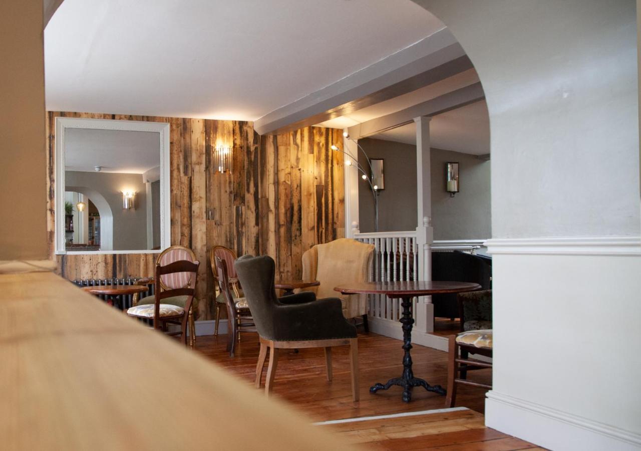 The Kings Arms Hotel Malmesbury Bagian luar foto