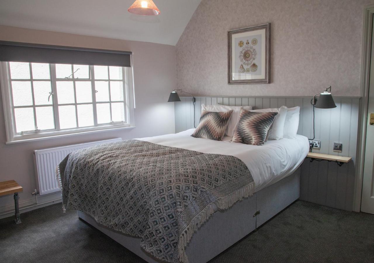 The Kings Arms Hotel Malmesbury Bagian luar foto