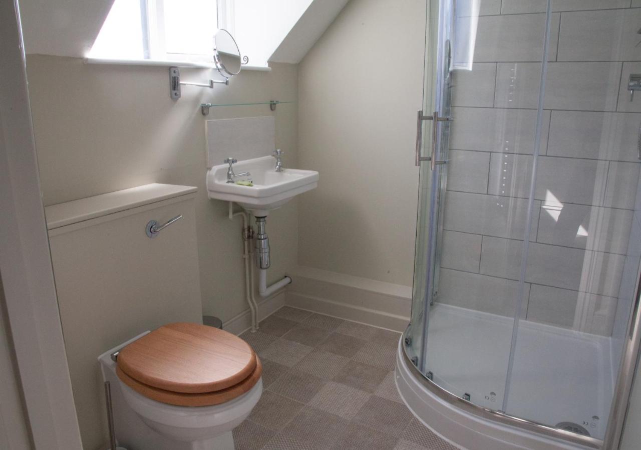 The Kings Arms Hotel Malmesbury Bagian luar foto