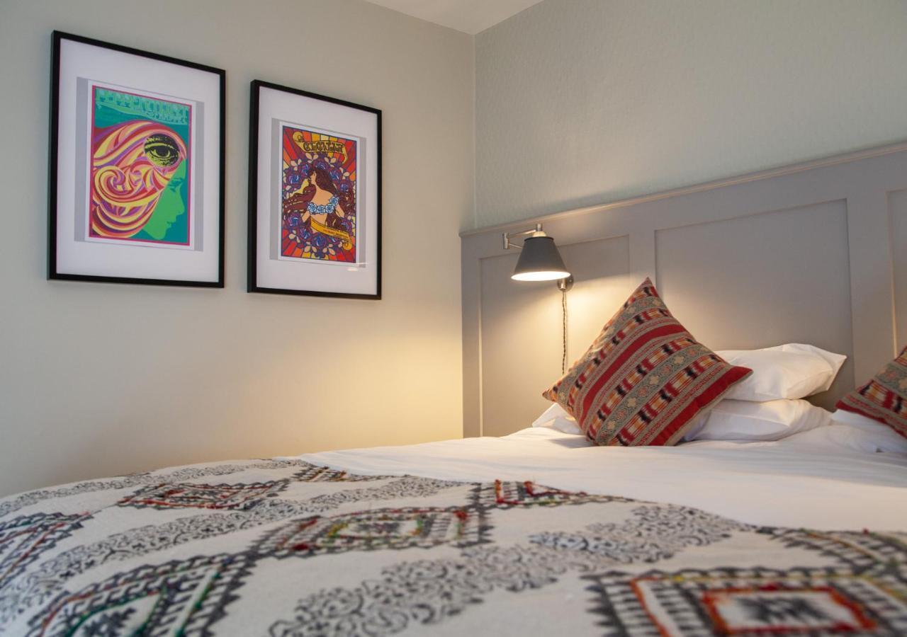 The Kings Arms Hotel Malmesbury Bagian luar foto