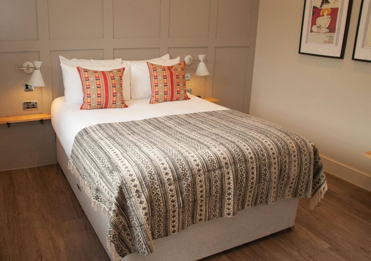 The Kings Arms Hotel Malmesbury Bagian luar foto